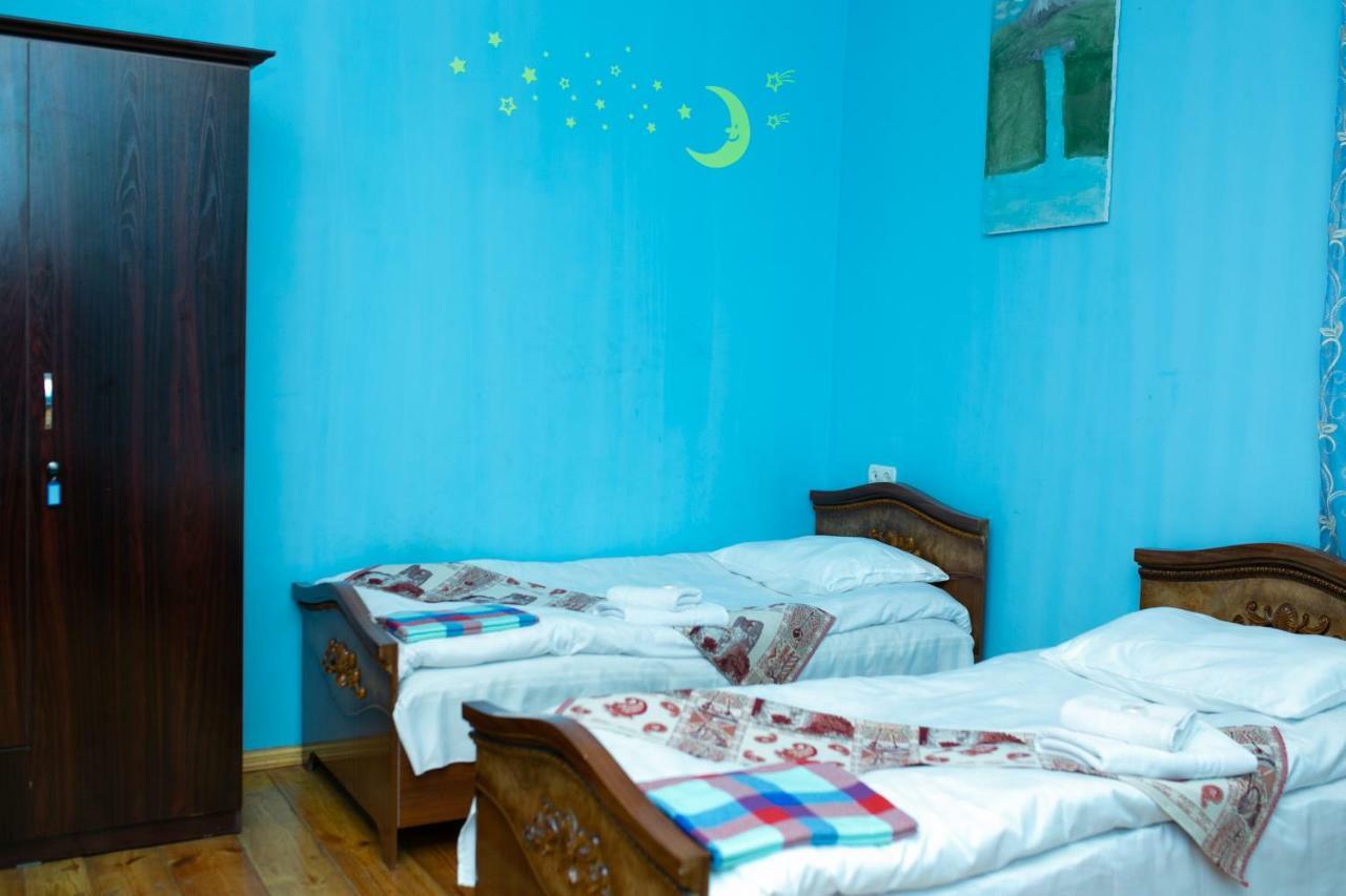 Khurma Hostel Ganja Esterno foto