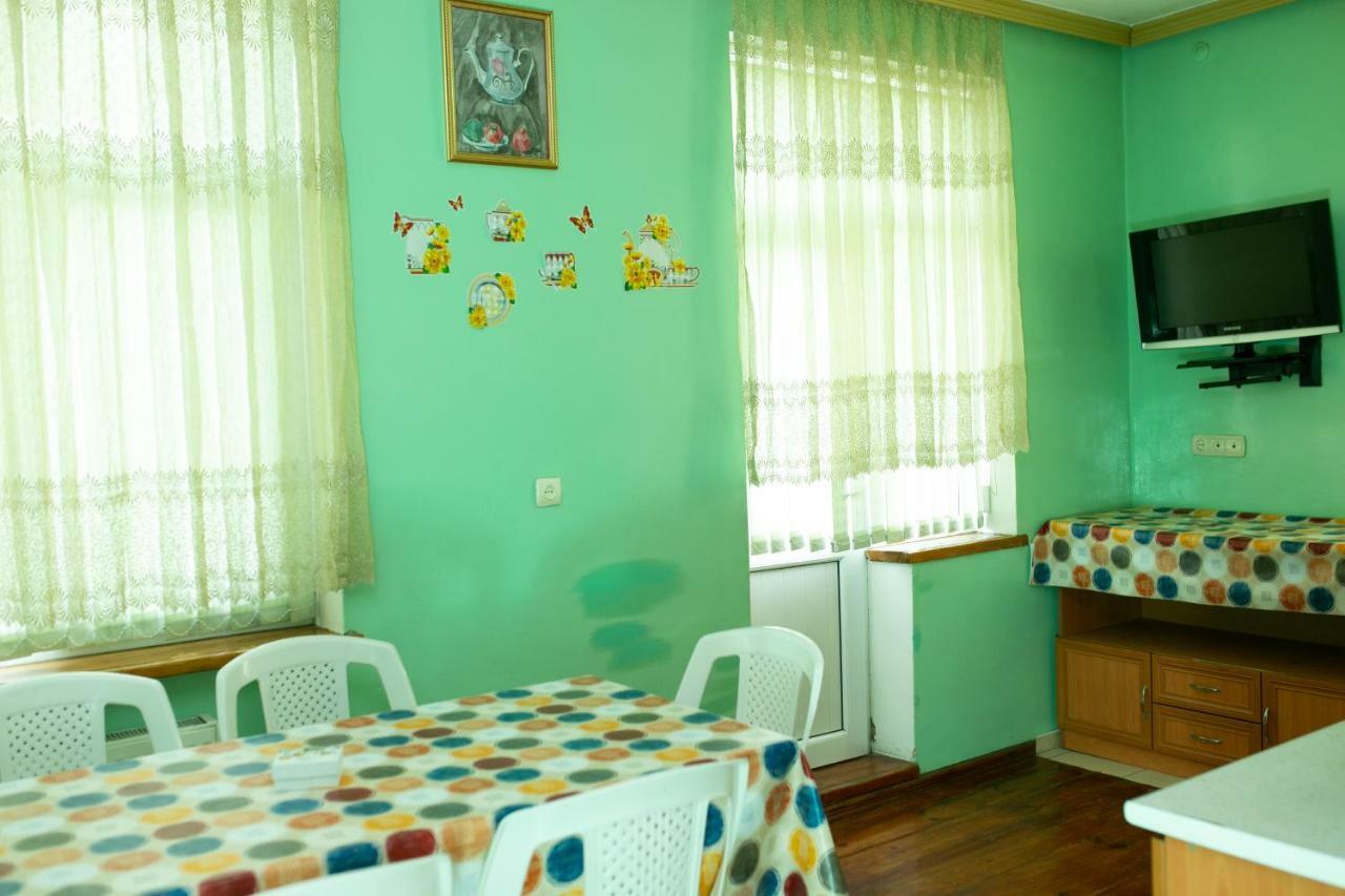 Khurma Hostel Ganja Esterno foto