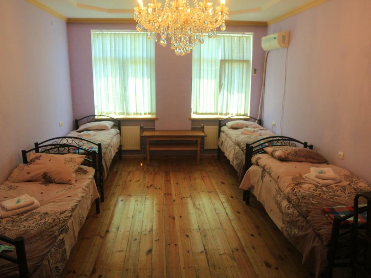 Khurma Hostel Ganja Esterno foto